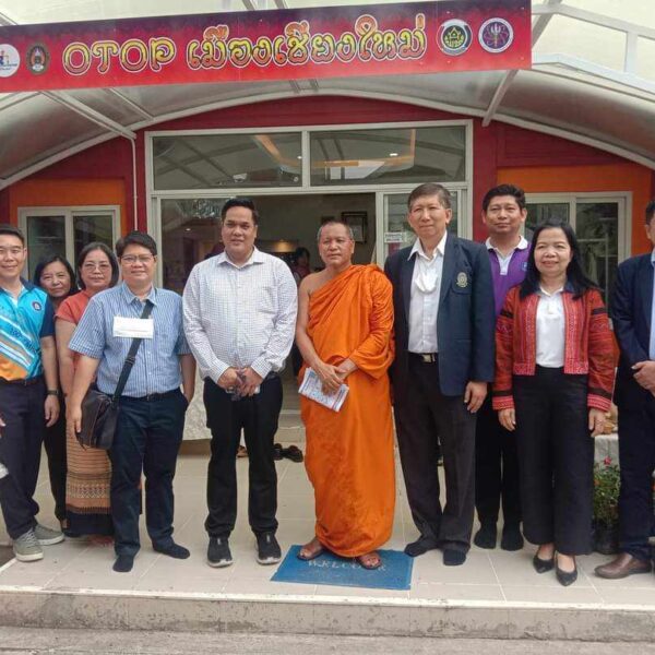 ผู้แทน (อว.) ลงพื้นที่เยี่ยมชมผลิตภัณฑ์สินค้าของผู้ประกอบการชุมชน วัดศรีสุพรรณ